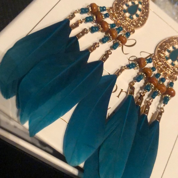 Boho Feather Long Earrings in Box Designer Green - Picture 2 of 6